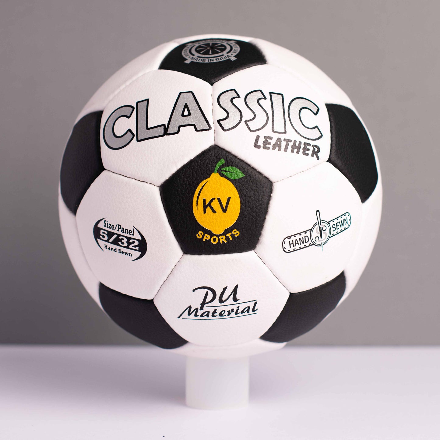 Match Ball Black & White