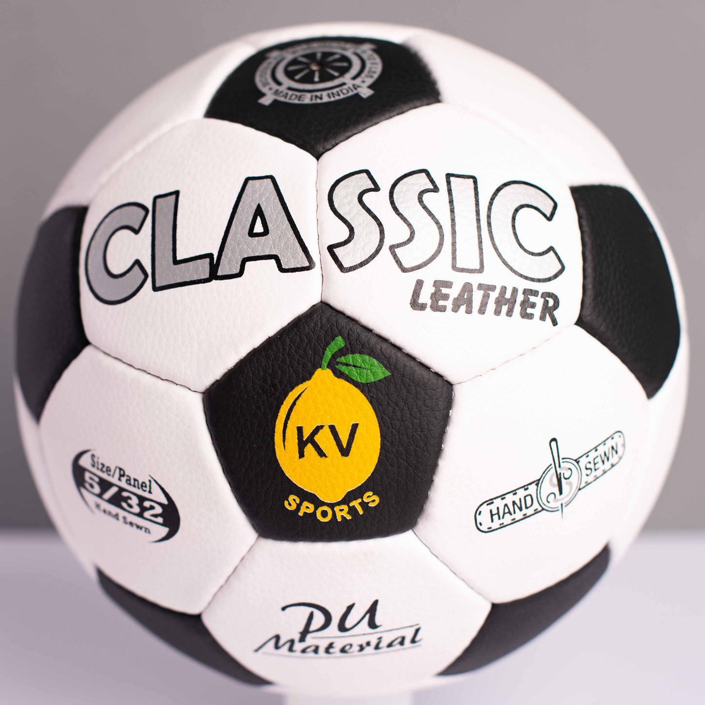 Match Ball Black & White