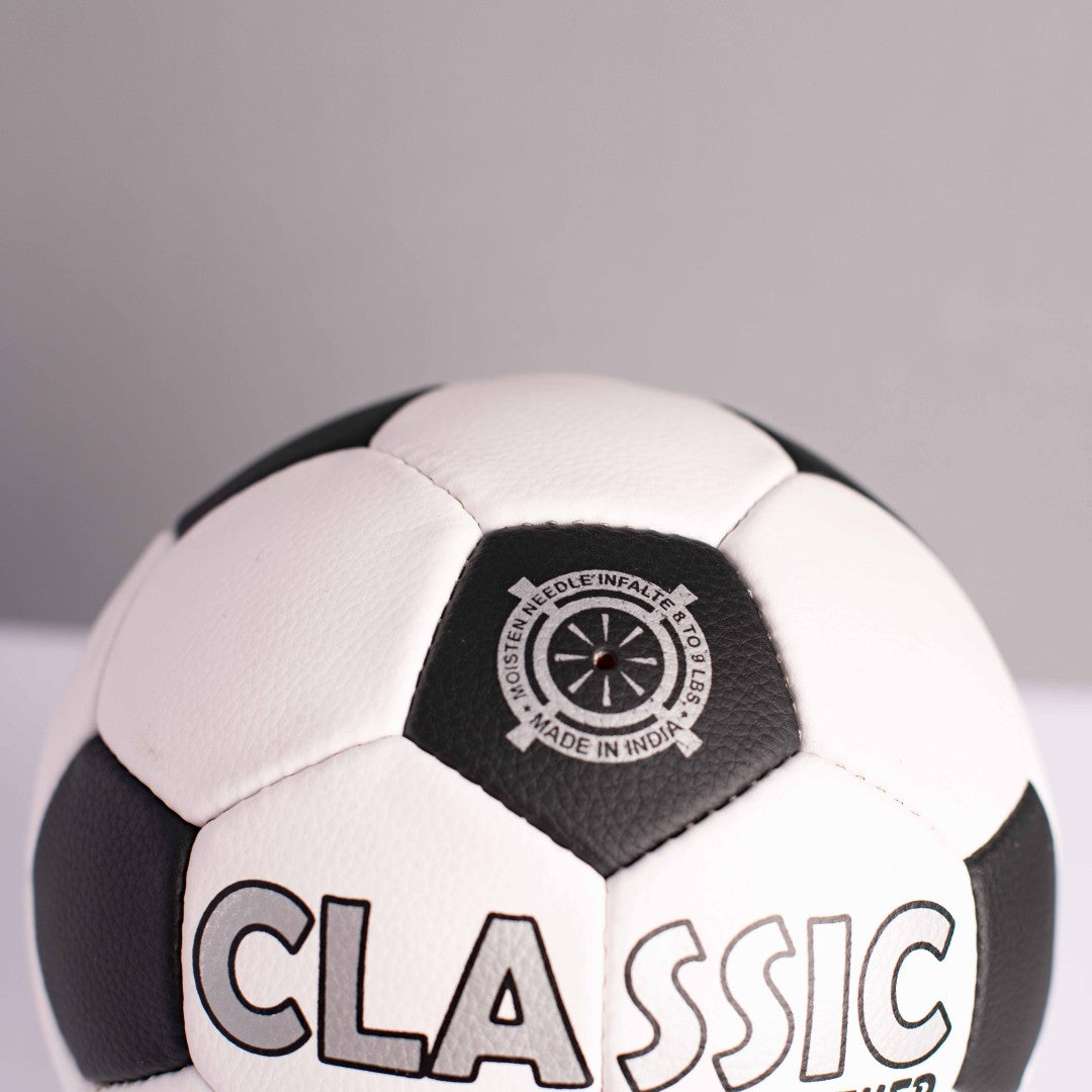 Match Ball Black & White